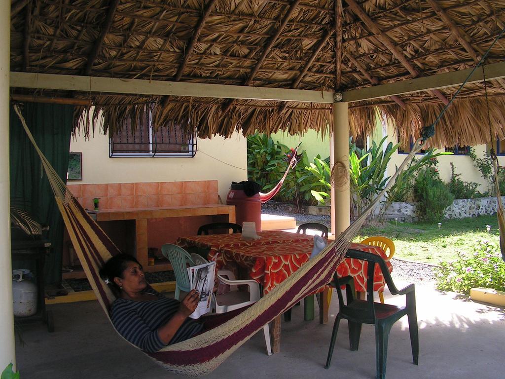 Conrado'S Guesthouse B&B Las Avispas Exterior photo